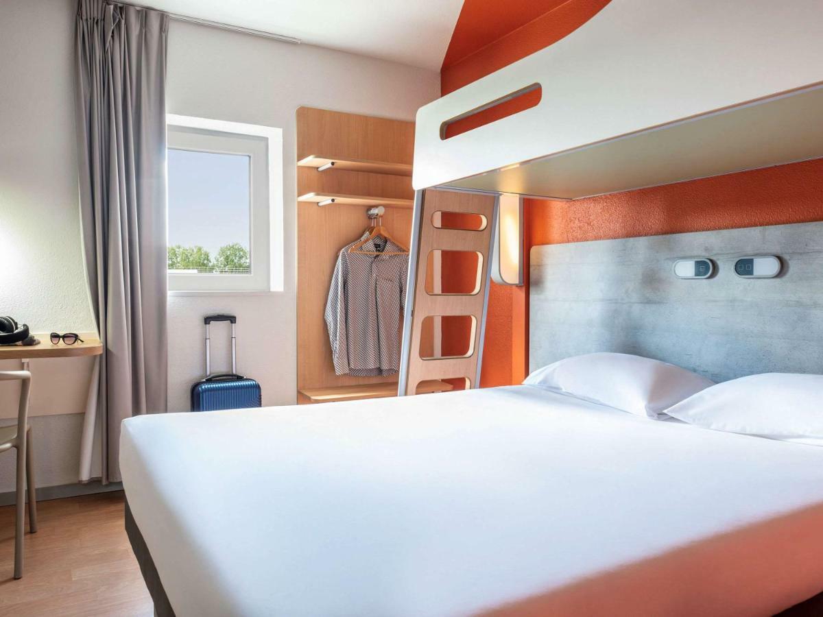 Ibis Budget Grigny Centre Exterior foto