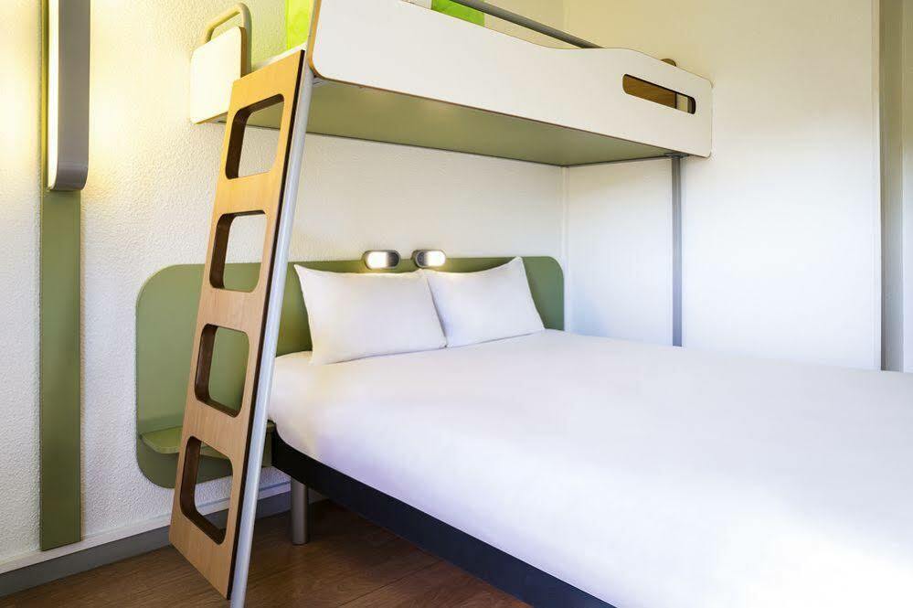 Ibis Budget Grigny Centre Exterior foto